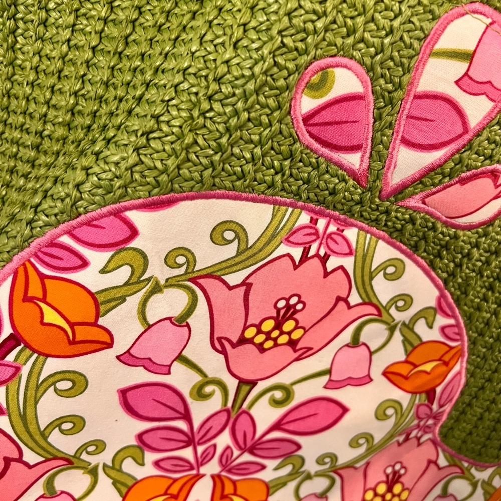 Vera Bradley Lilli Bell Seashore 
Straw Tote (Retired Tote) - Picture 7 of 11